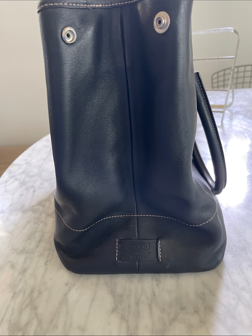 Coach Classic Tote Black Leather  Bag - Elegant Everyday Carry - Picture 10 of 11
